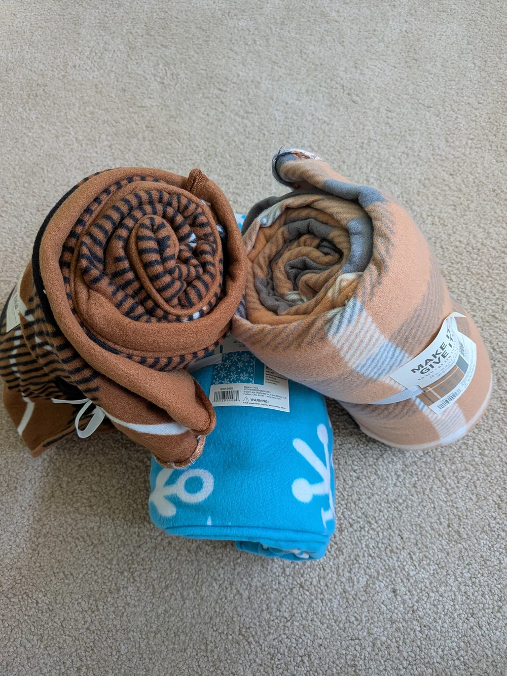 Make It. Give It. 3 Cozy Fleece Throw Blankets.